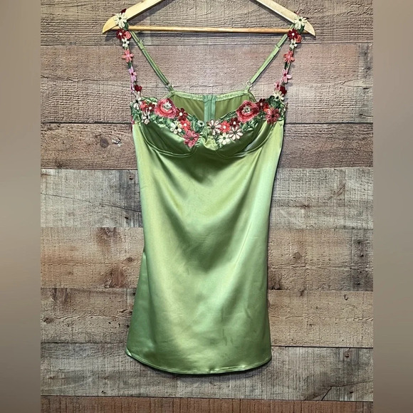 Dresses & Skirts - 🌻 Y2K Spaghetti Strap Green Mini Dress Embroidered Floral Appliqué size Small